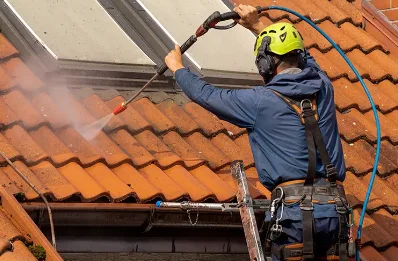 Démoussage et hydrofuge de toiture à Valambray